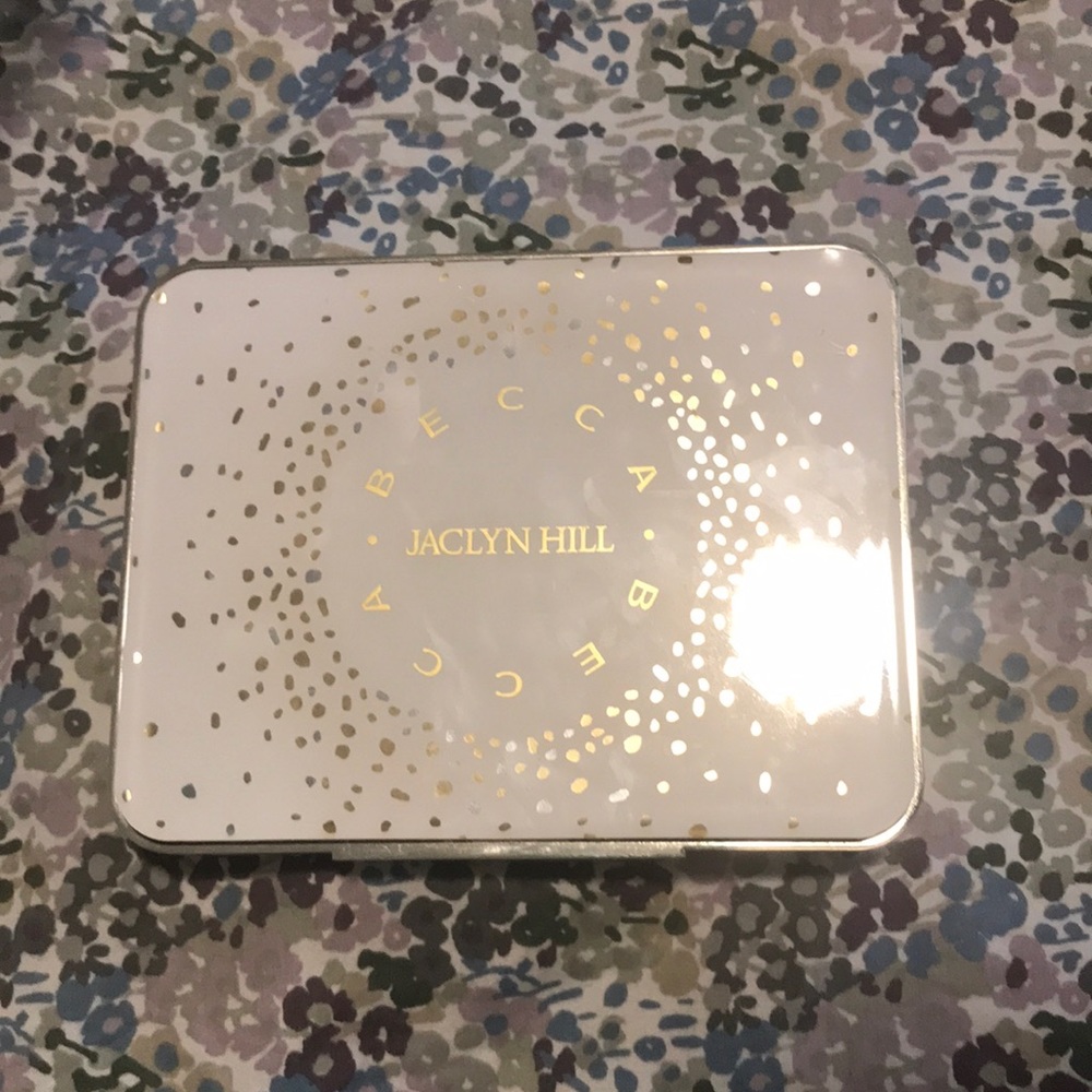 LE Becca and Jaclyn Hill champagne face palette